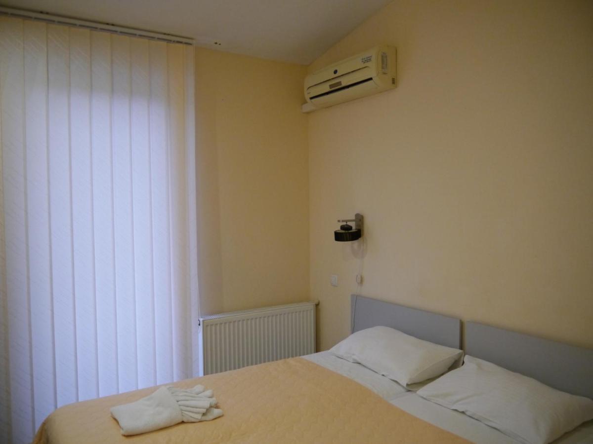 Kizhi Art Hotel Kharkiv Bagian luar foto