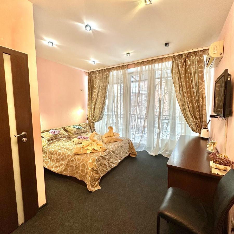 Kizhi Art Hotel Kharkiv Bagian luar foto