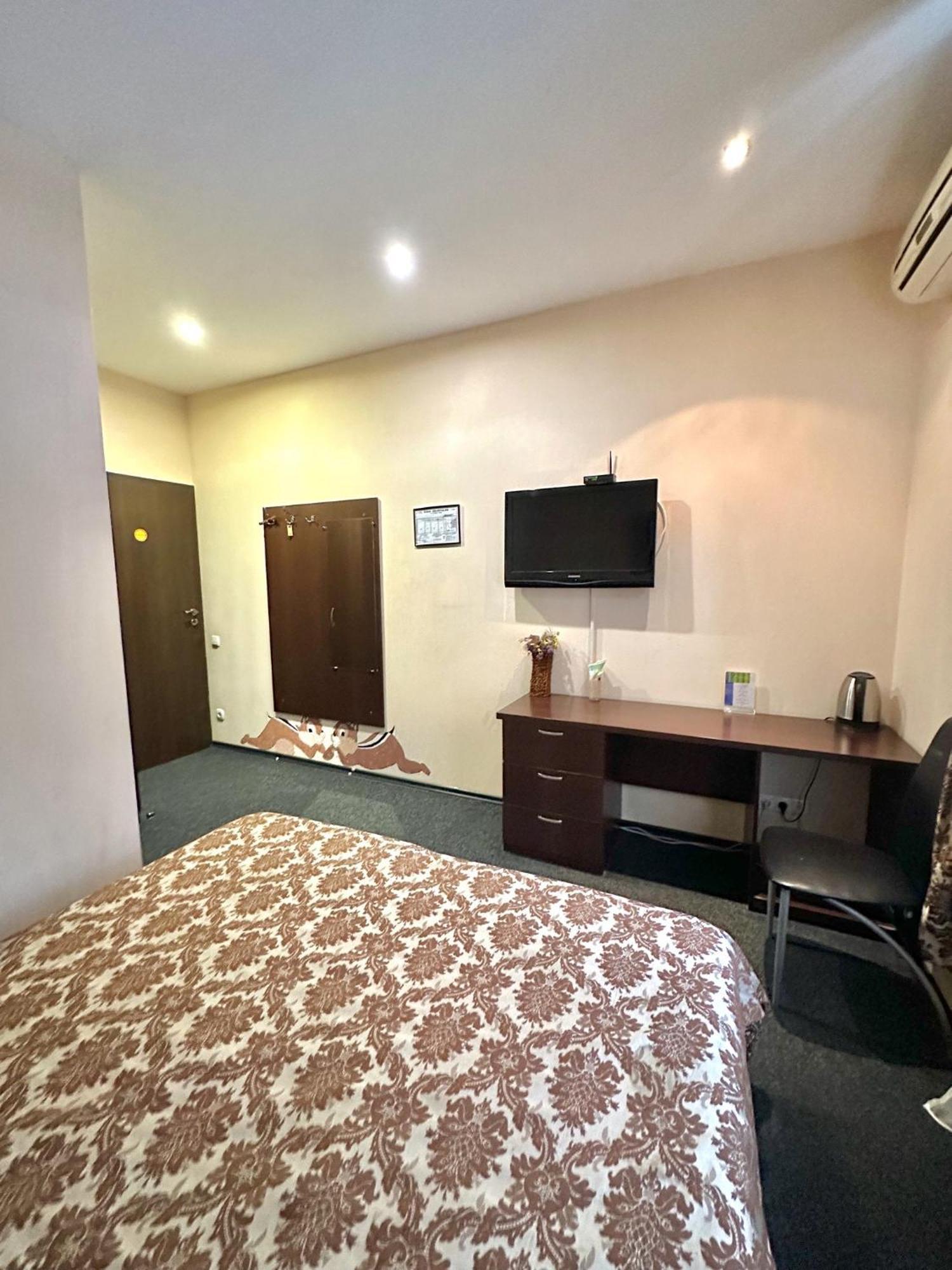 Kizhi Art Hotel Kharkiv Bagian luar foto