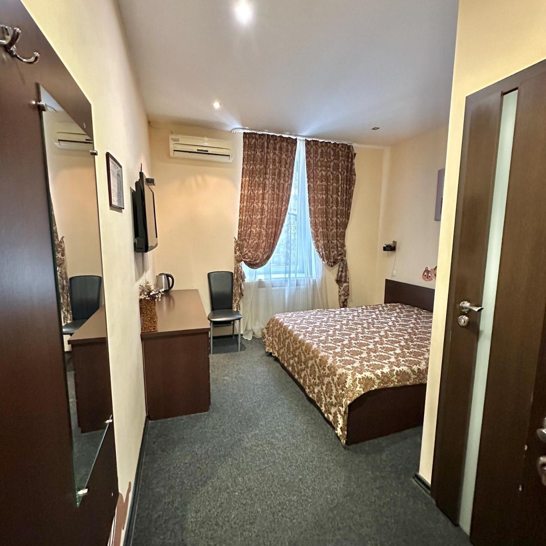 Kizhi Art Hotel Kharkiv Bagian luar foto
