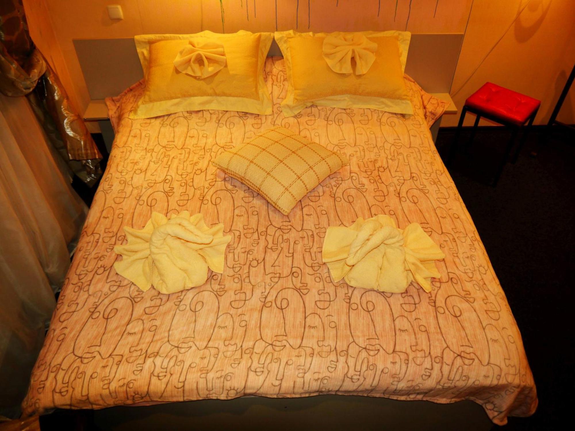 Kizhi Art Hotel Kharkiv Bagian luar foto