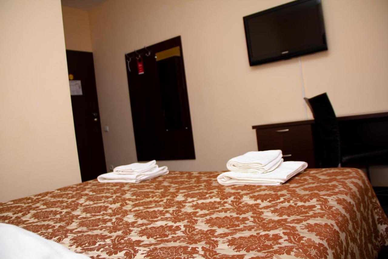 Kizhi Art Hotel Kharkiv Bagian luar foto