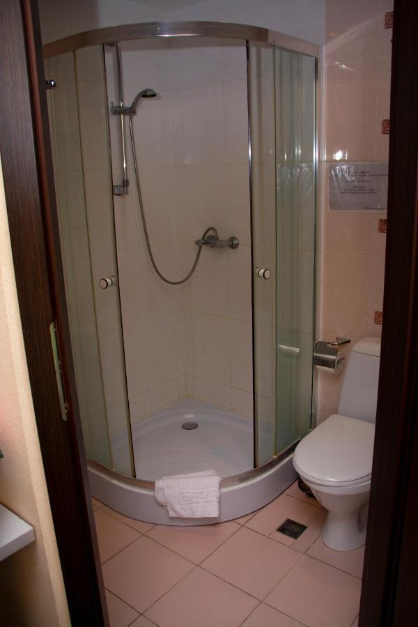 Kizhi Art Hotel Kharkiv Bagian luar foto